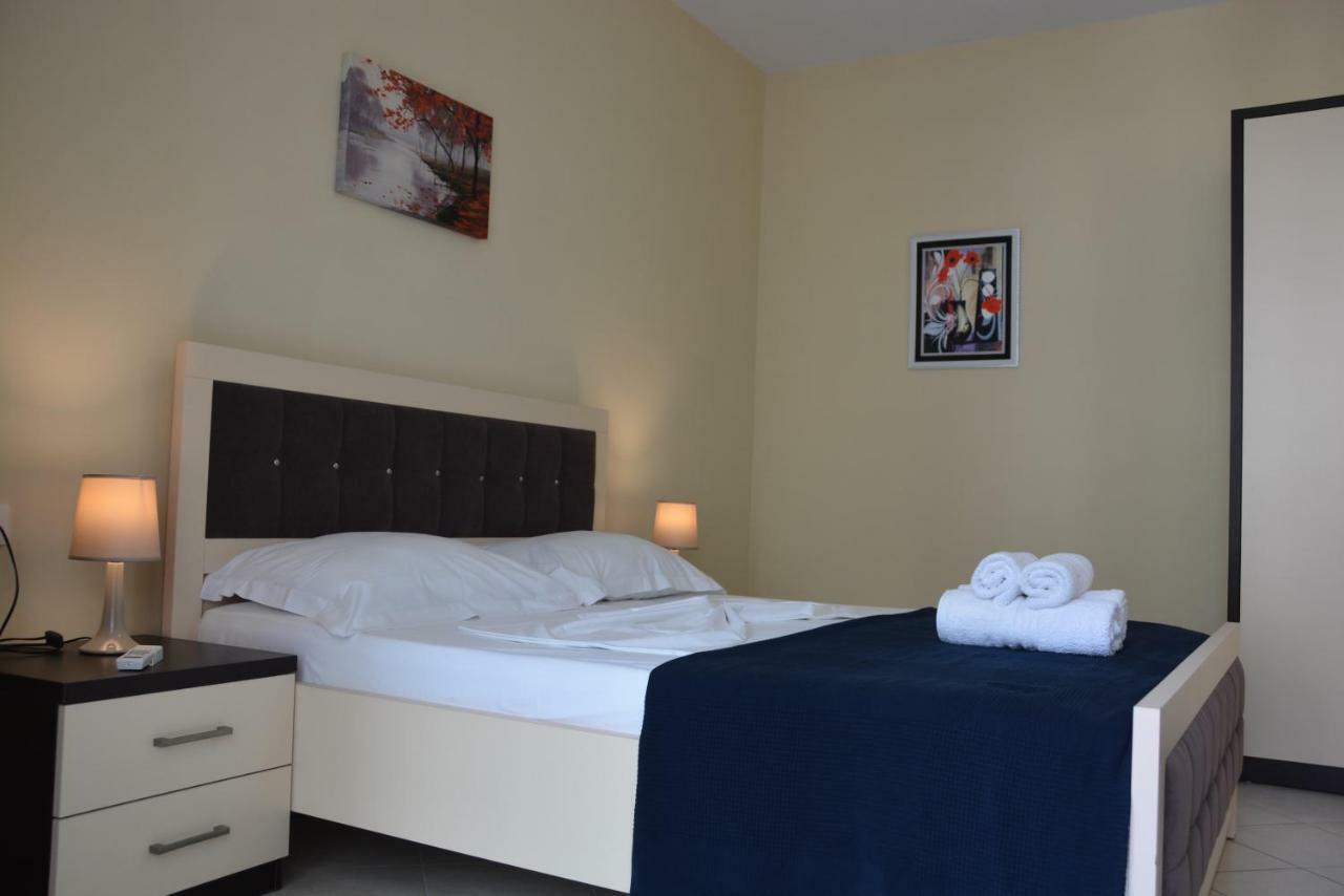 Cava Apartments Saranda Extérieur photo